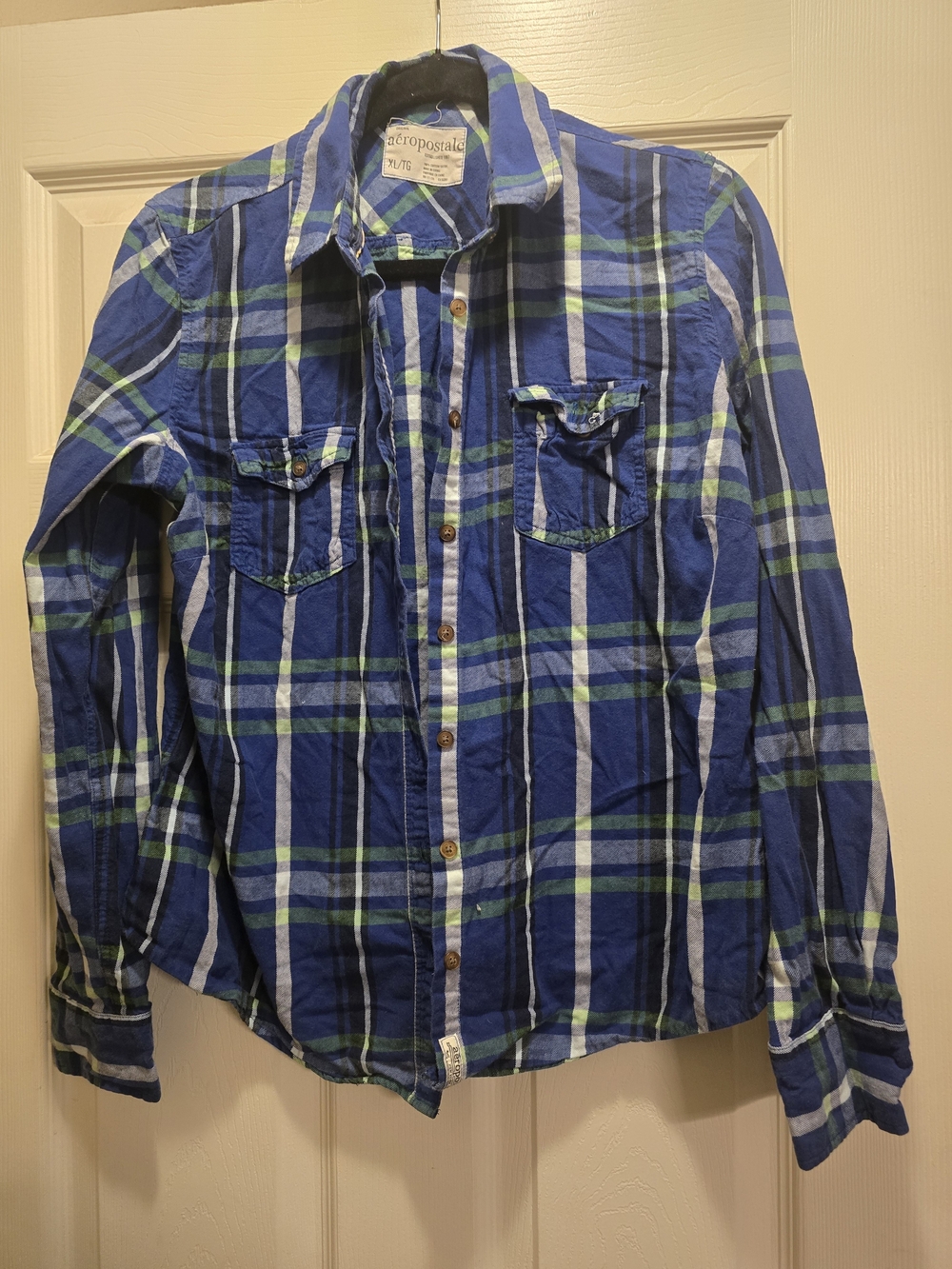 Aeropostale Men's Blue Plaid Button-Up Shirt